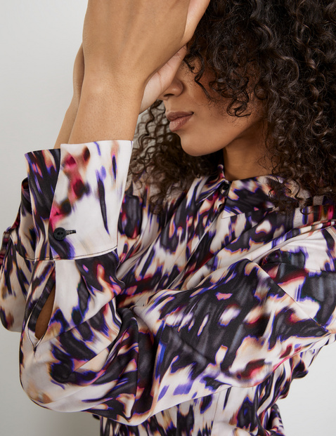 Feine Bluse mit Taillierung