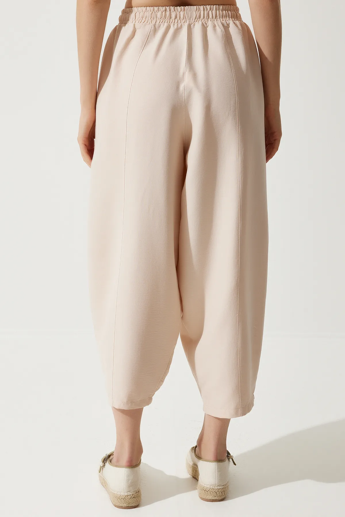 Happiness İstanbul  Cremefarbene Shalwar-Hose aus Leinenviskose mit Taschen für Damen CV00001