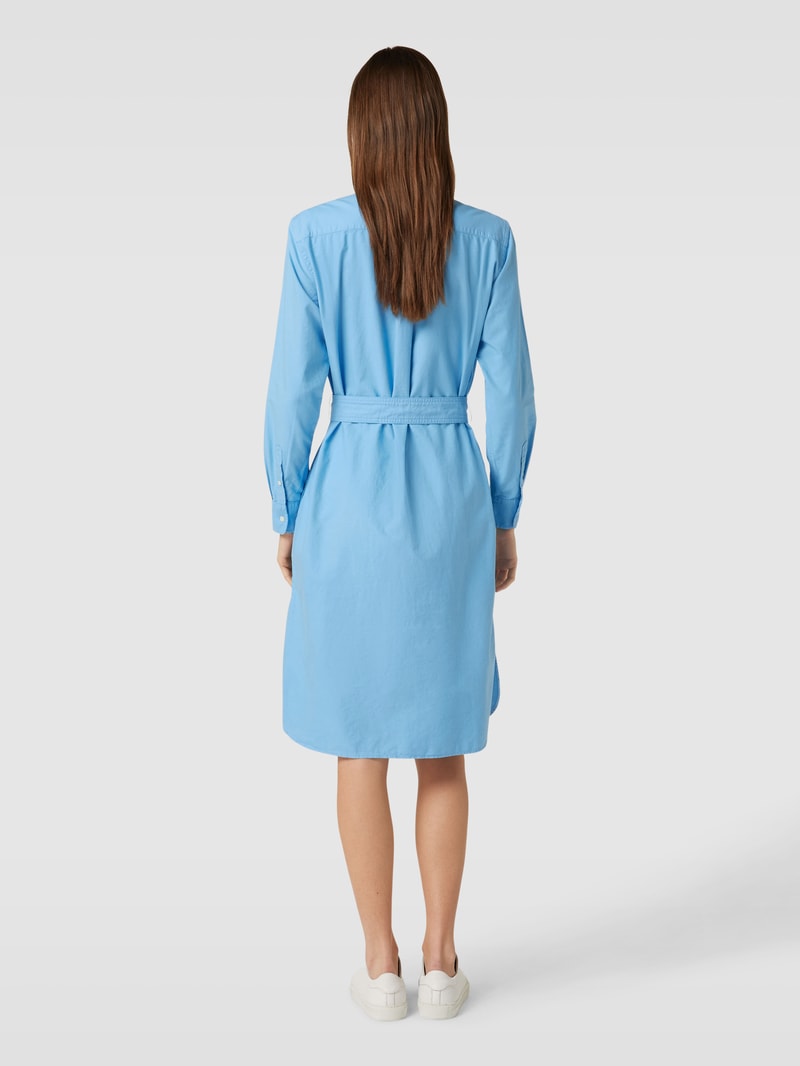 Blusenkleid mit Logo-Stitching und Bindegürtel Modell 'CORY' in bleu
