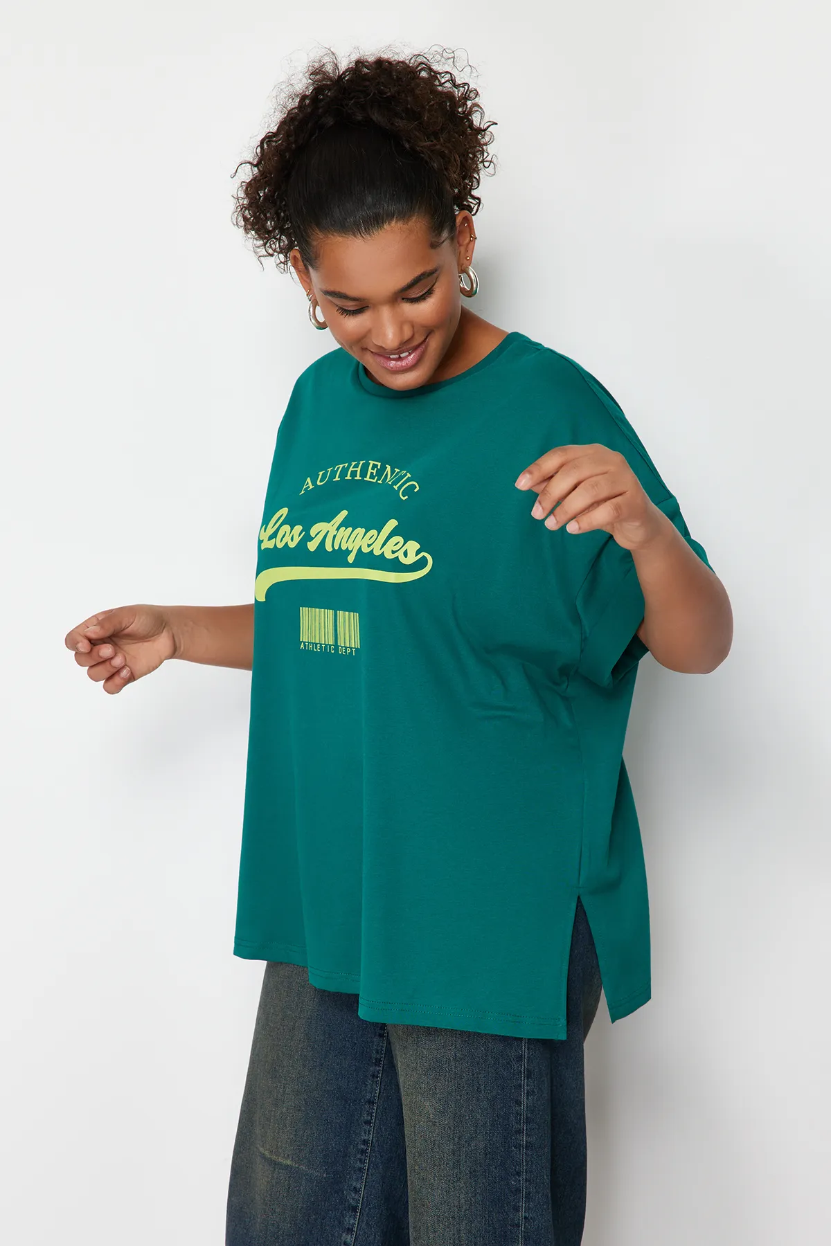 Trendyol Curve  Große Größen in T-Shirt - Grün - Oversized