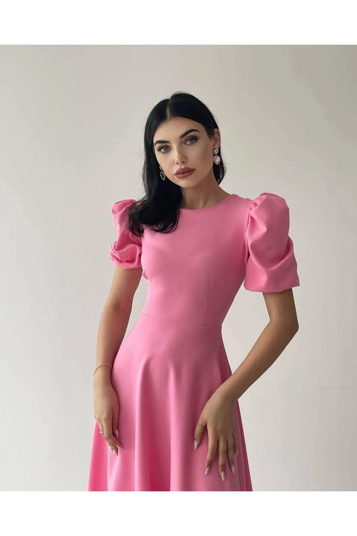 SONREİR  MIDIKLEID MIT WASSERMELONEN-ÄRMELENDETAIL