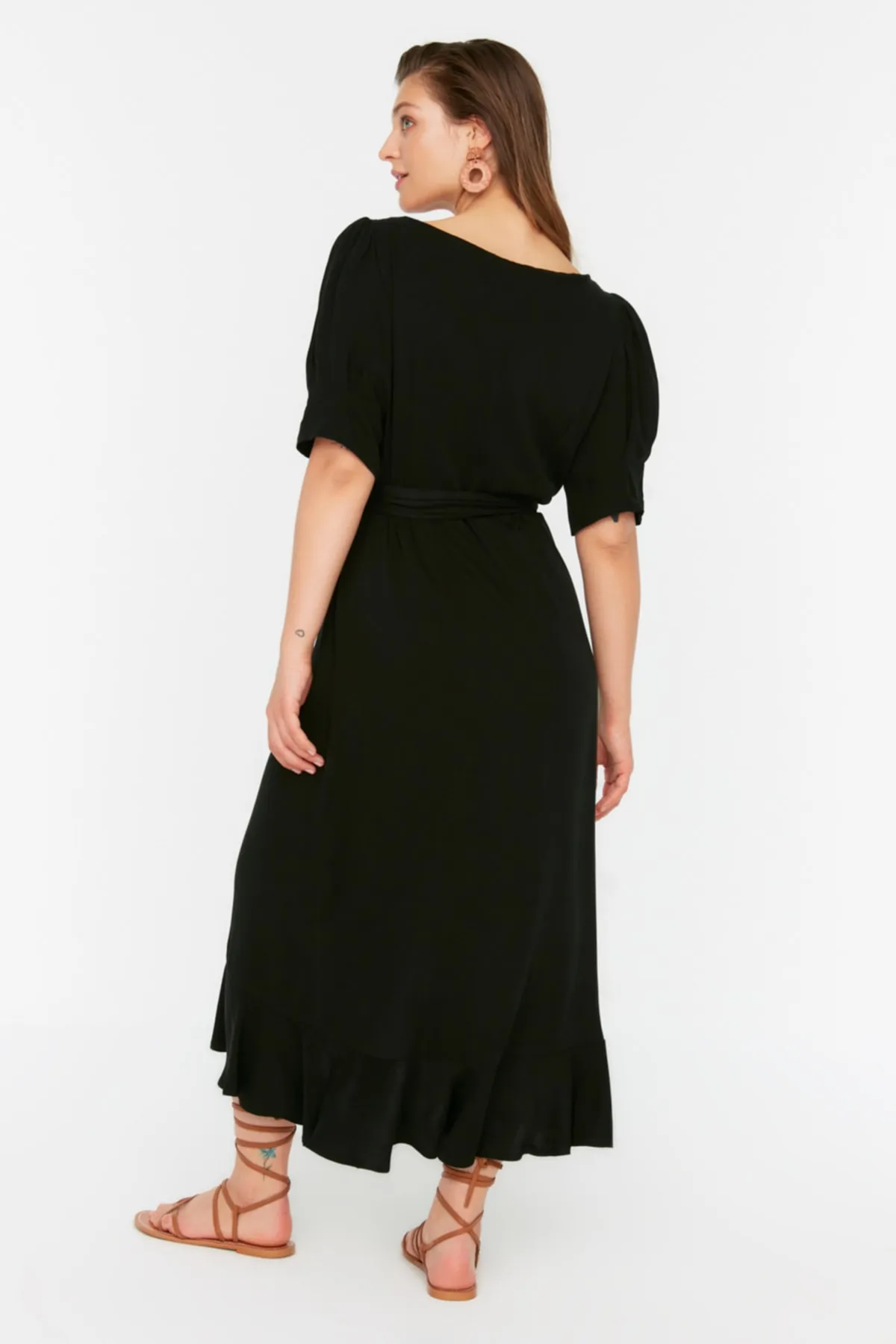 Trendyol Curve  Schwarzes gewebtes Kleid mit Gürtel TBBSS22EL3021