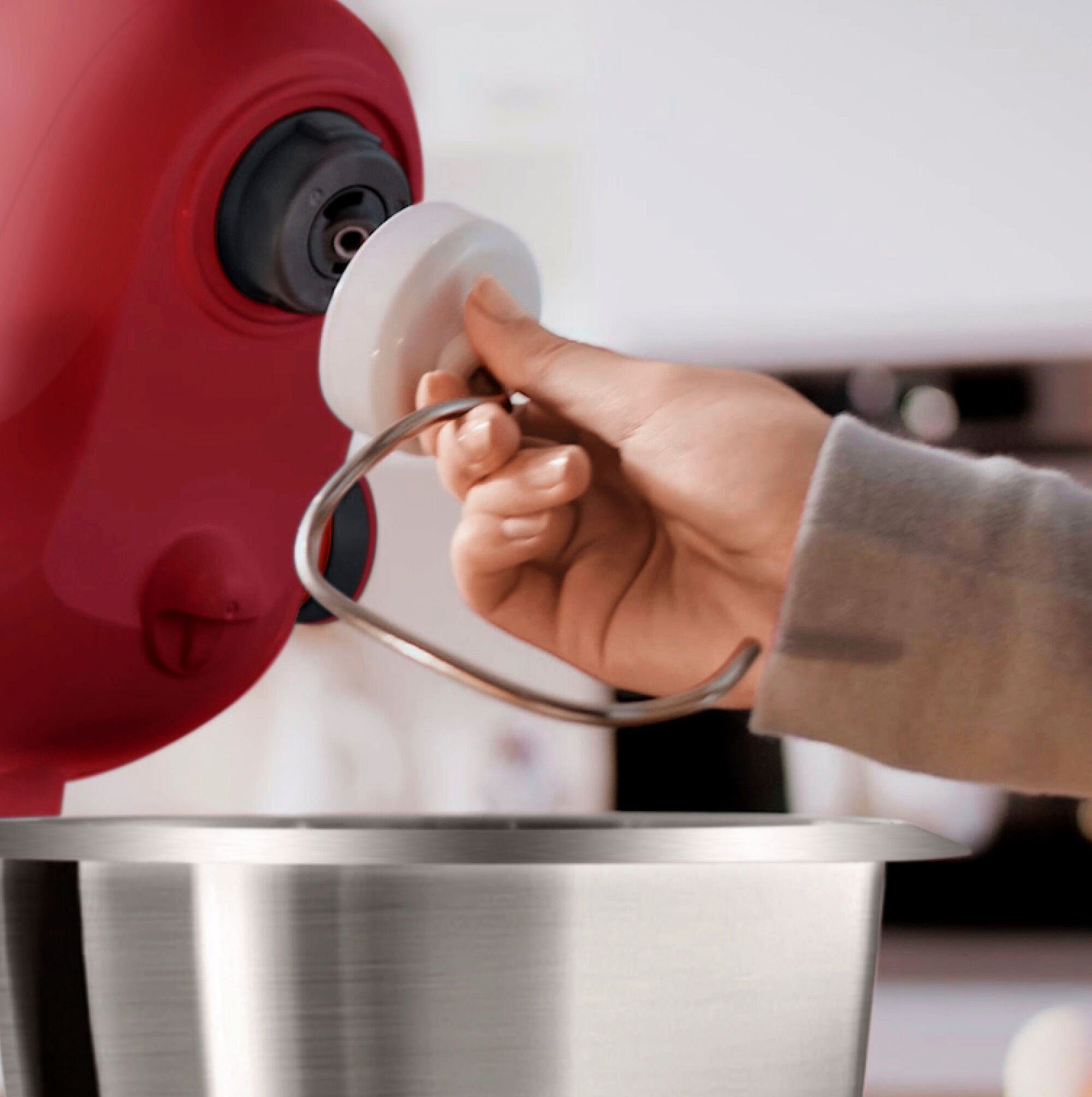 BOSCH Küchenmaschine MUMS2ER01, MUM Serie 2, 700 W, 3,8 l Schüssel, 3,8 l-Schüssel, Durchlaufschnitzler inkl. 3 Scheiben, Patisserie-Set