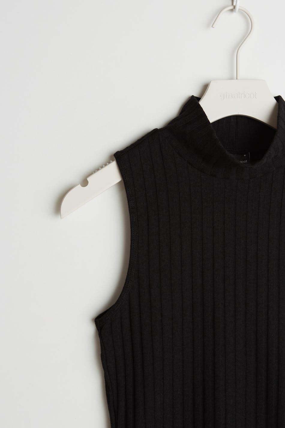 Tara rib tank