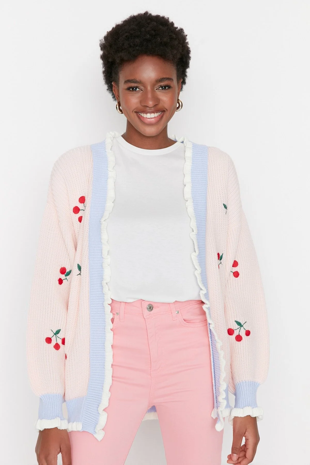 Trendyol Collection  Puderfarbene bestickte Strickjacke TWOAW21HI0628