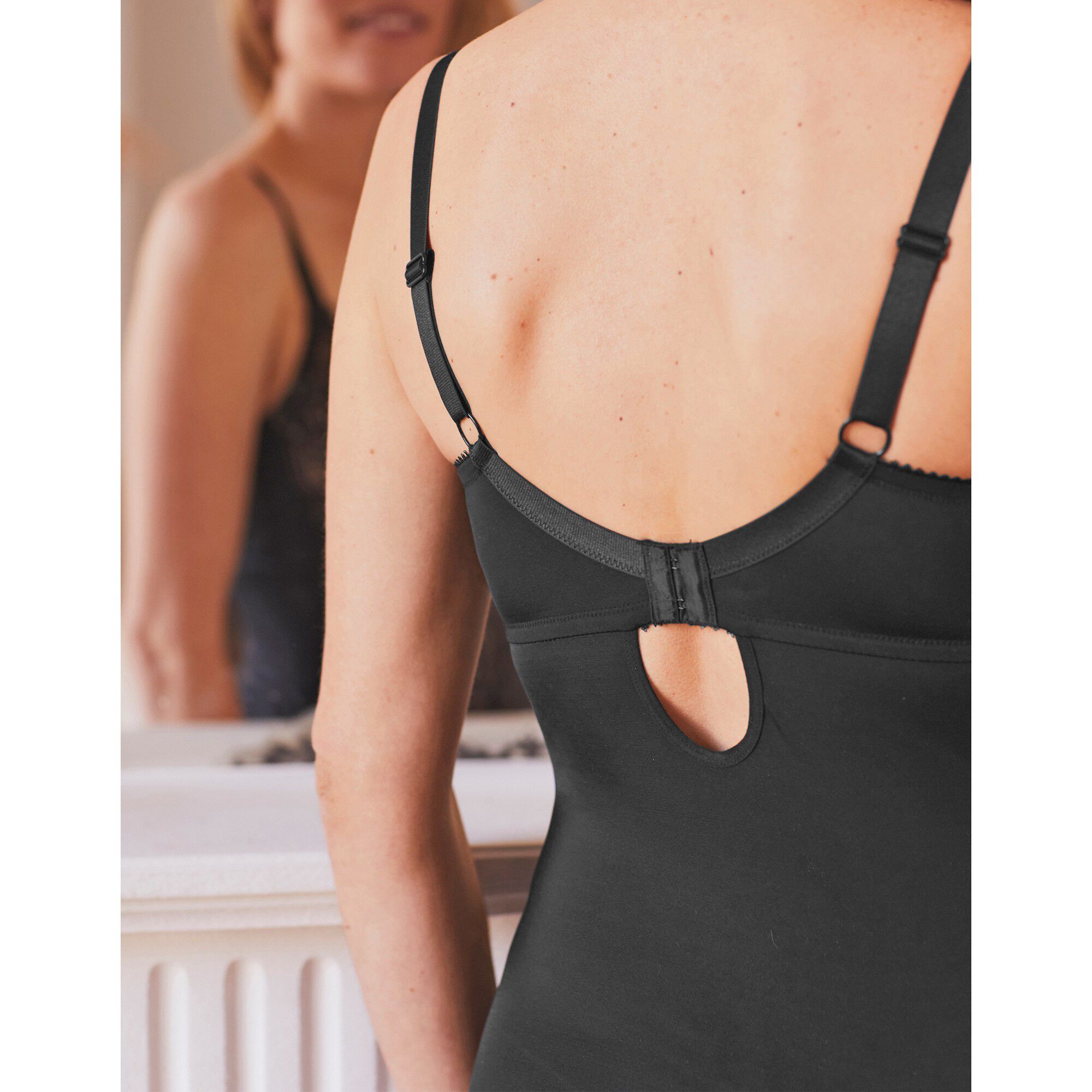 Body sculptant dentelle