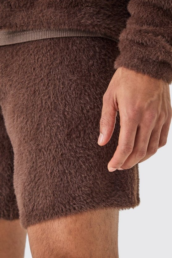 Lockere flauschige Shorts in Braun