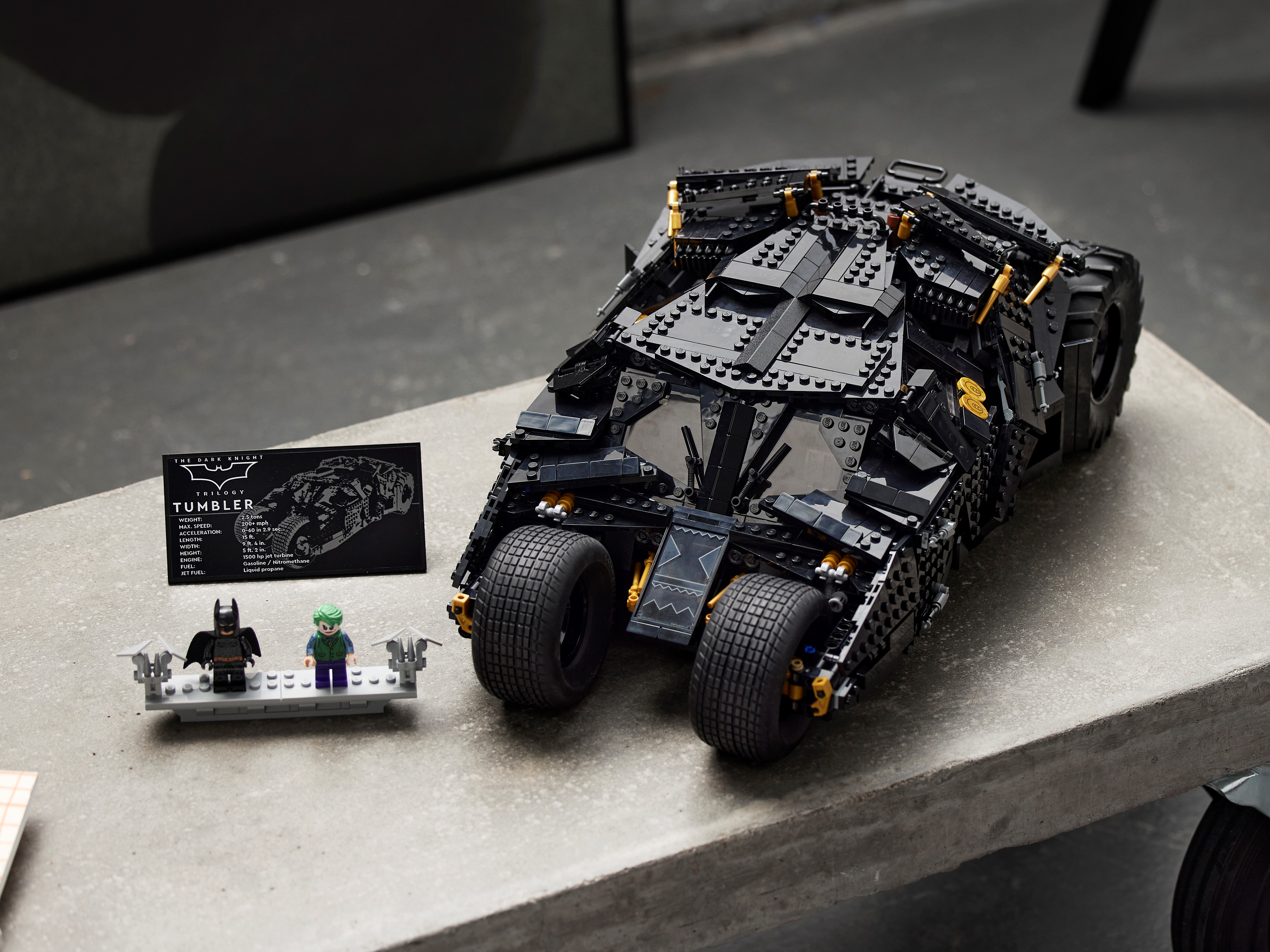 LEGO® DC Batman™ – Batmobile™ Tumbler 76240
