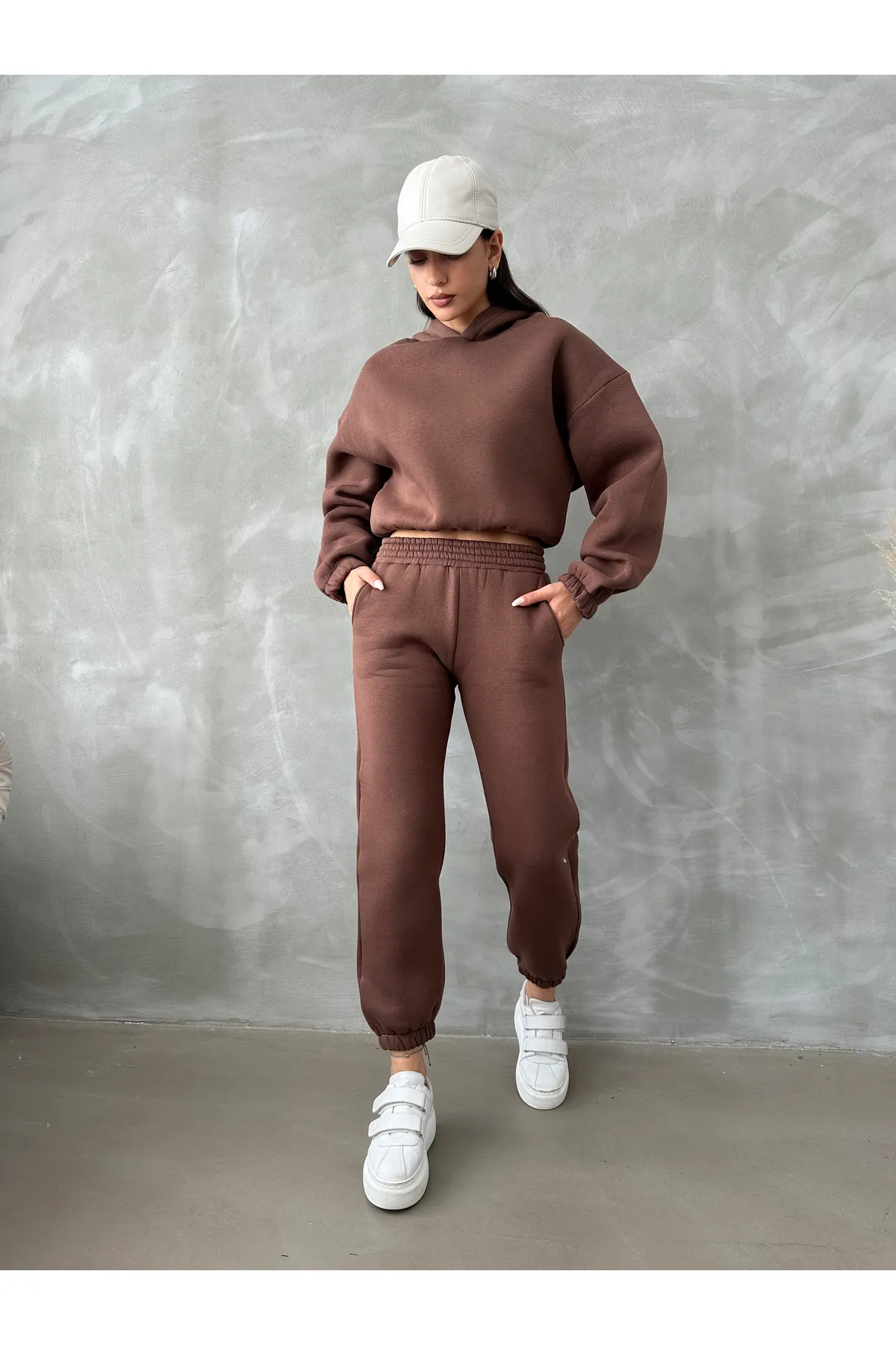 BEJNA  Basic-Trainingsanzug-Set für Damen aus brauner Baumwolle mit Fleece-Innenseite