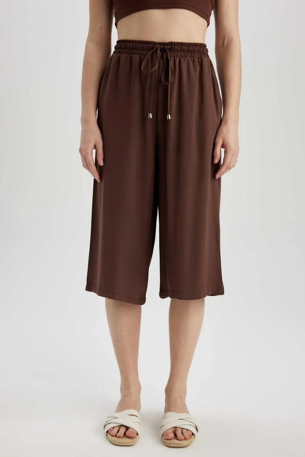 DeFacto  Caprihose aus Viskose mit hoher Taille und Schnürung im Relax Fit I6798az23sm