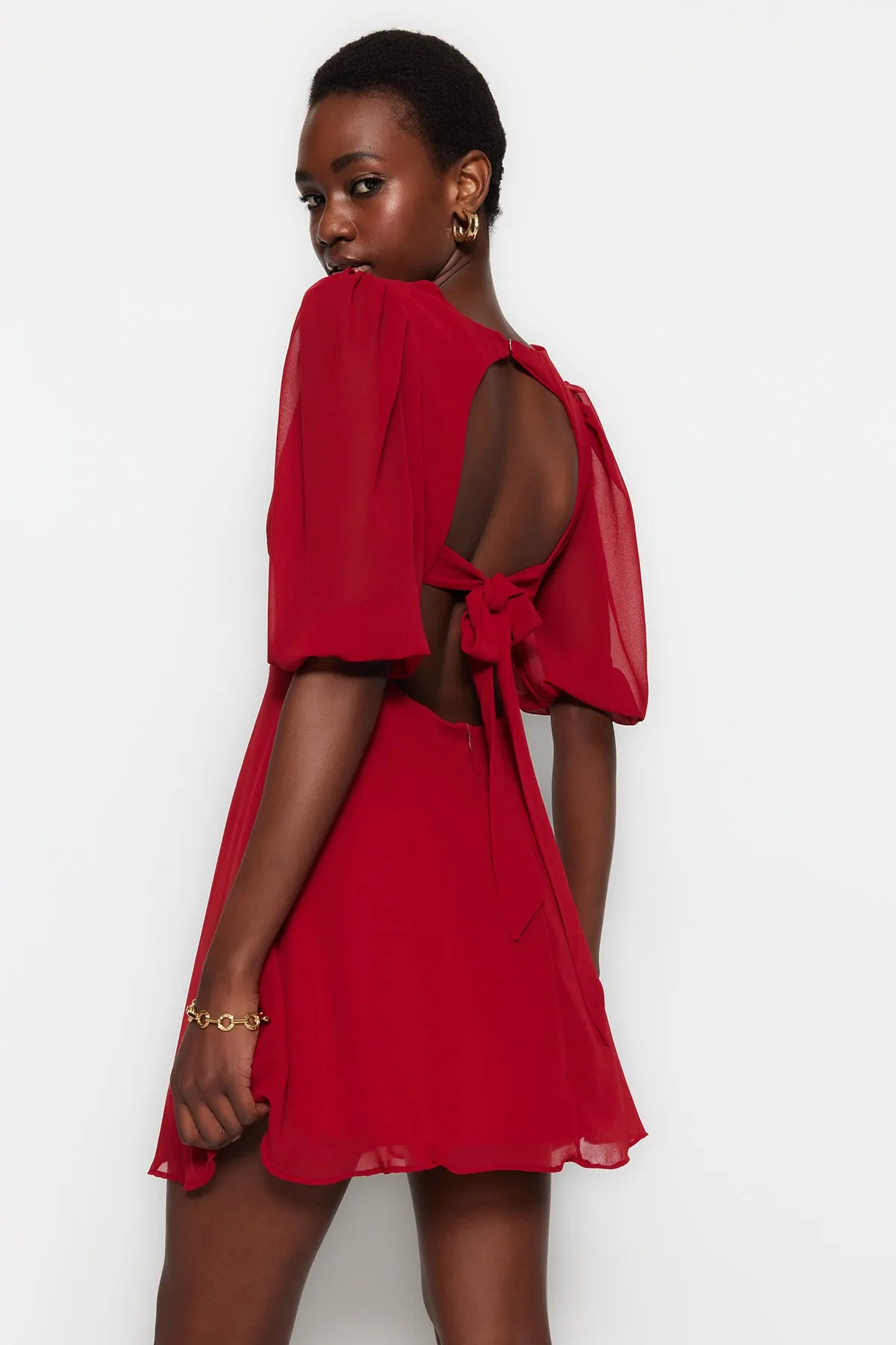 Trendyol Collection  Burgunderrotes gerade geschnittenes Mini-Kleid aus gewebter Baumwolle mit herzförmigem Kragen und gemustertem Webkleid TWOSS23EL00284