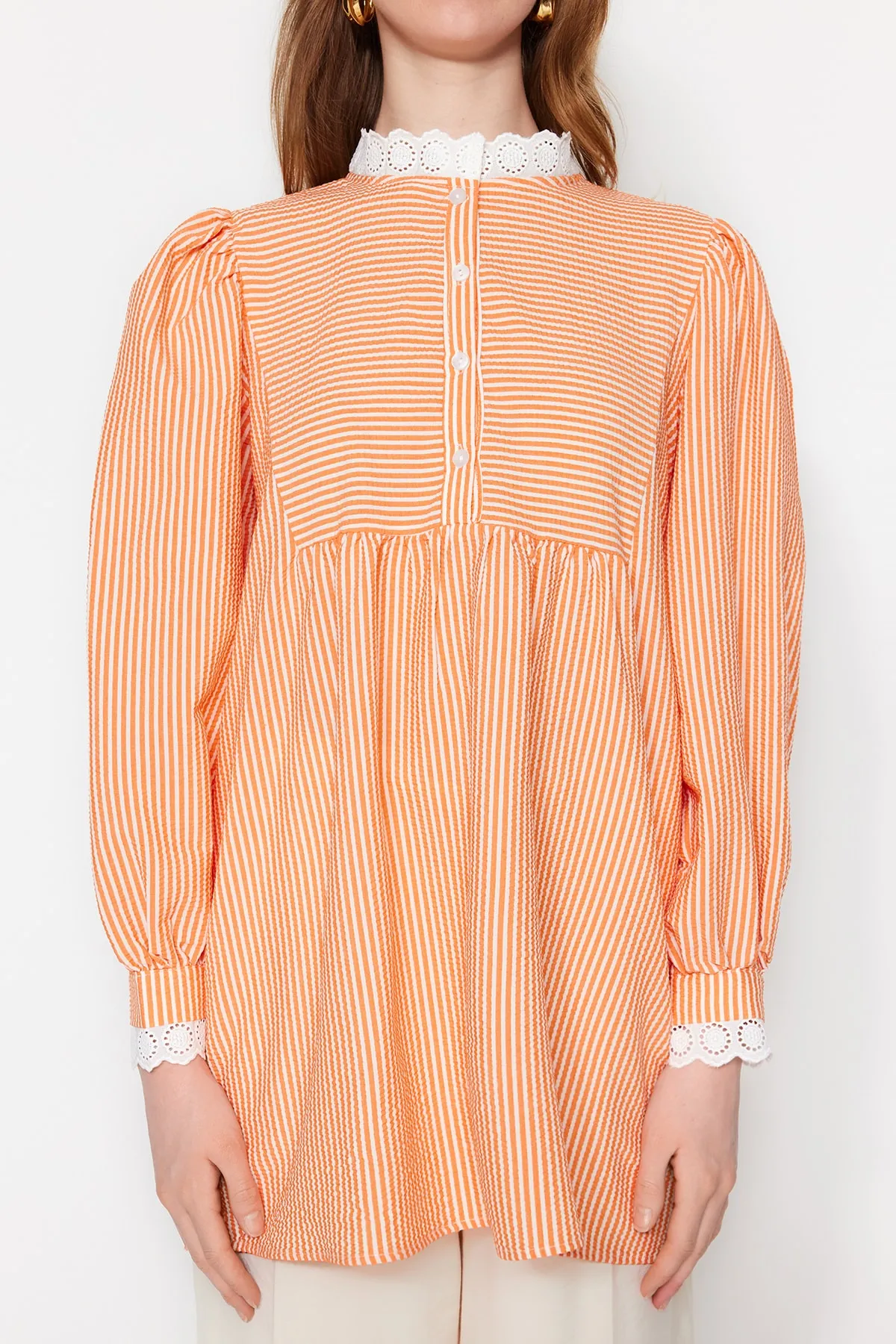 Trendyol Modest  Orangefarbene, karierte Seersucker-Tunika mit gewebter Spitze TCTSS23UK00067