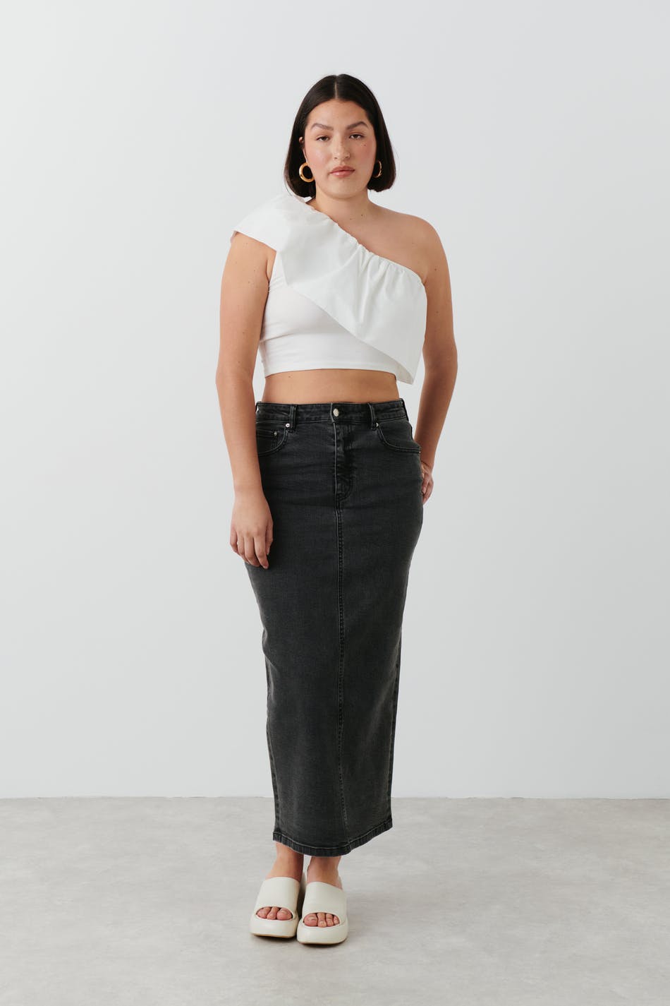 Column denim skirt
