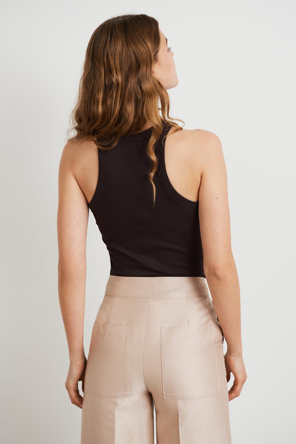 Basic rib tank
