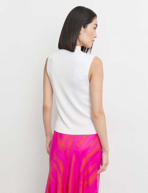 Feines Stricktop mit Stehkragen