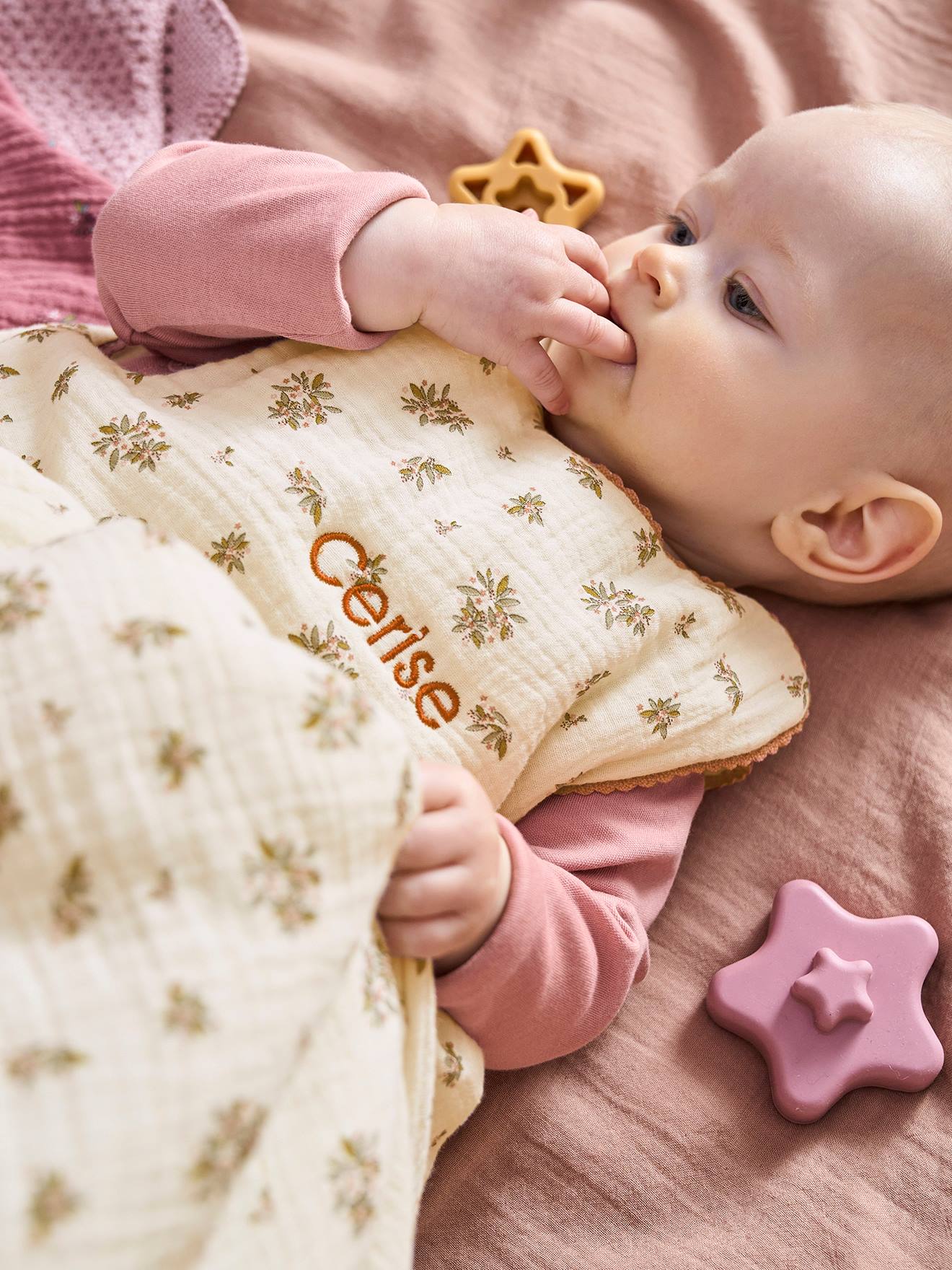 Vertbaudet Ärmelloser Baby Schlafsack LANDHAUS personalisierbar - wollweiß/mehrfarbig