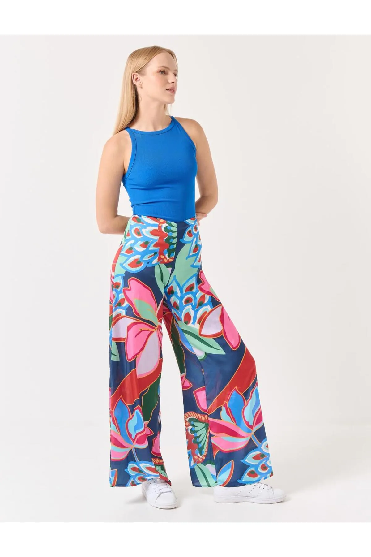 Jimmy Key  Gemischte Hose aus geblümtem Satin mit hoher Taille und weitem Bein