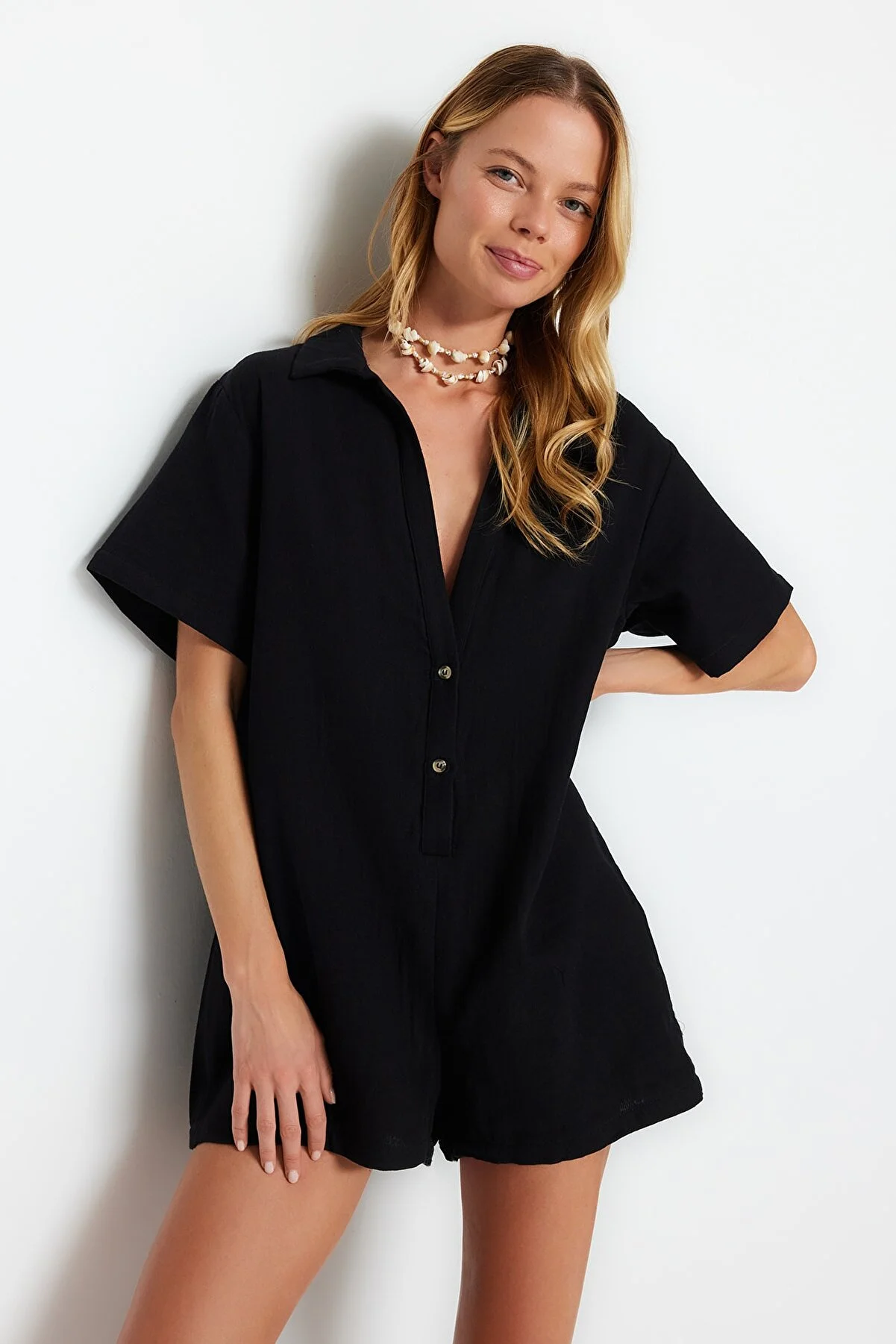 Trendyol Collection  Schwarzer, weit geschnittener Overall aus gewebtem Musselin aus 100 % Baumwolle TBESS23TU00001