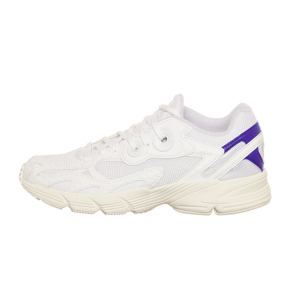adidas Astir W HQ6774 / weiss