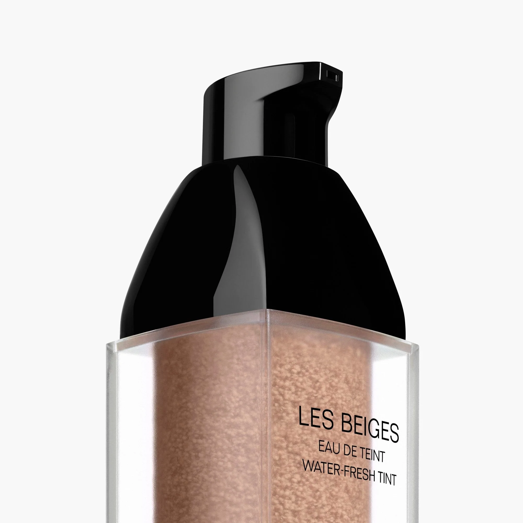 LES BEIGES EAU DE TEINT - OJOS FRESCOS CON MICROESFERAS DE PIGMENTO. EFECTO PIEL DESNUDA. RESULTADO RADIANTE Y NATURAL.