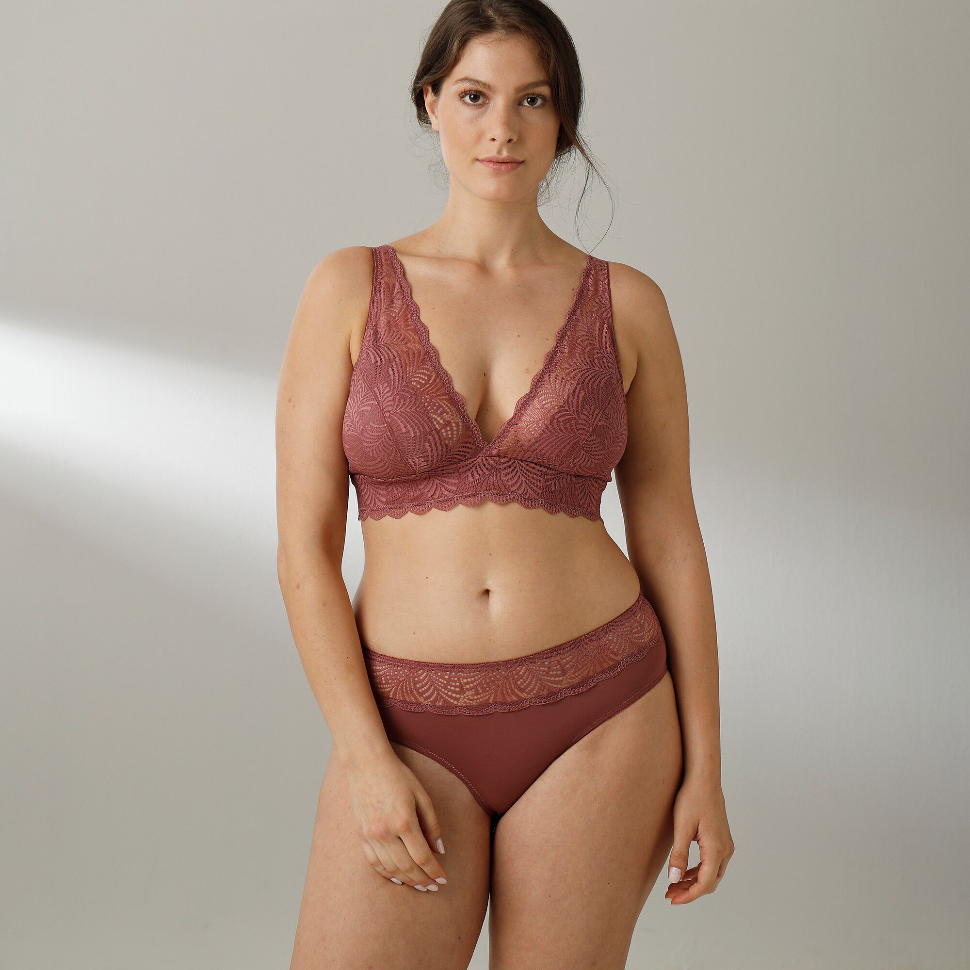 Soutien-gorge forme foulard en dentelle stretch Taripa