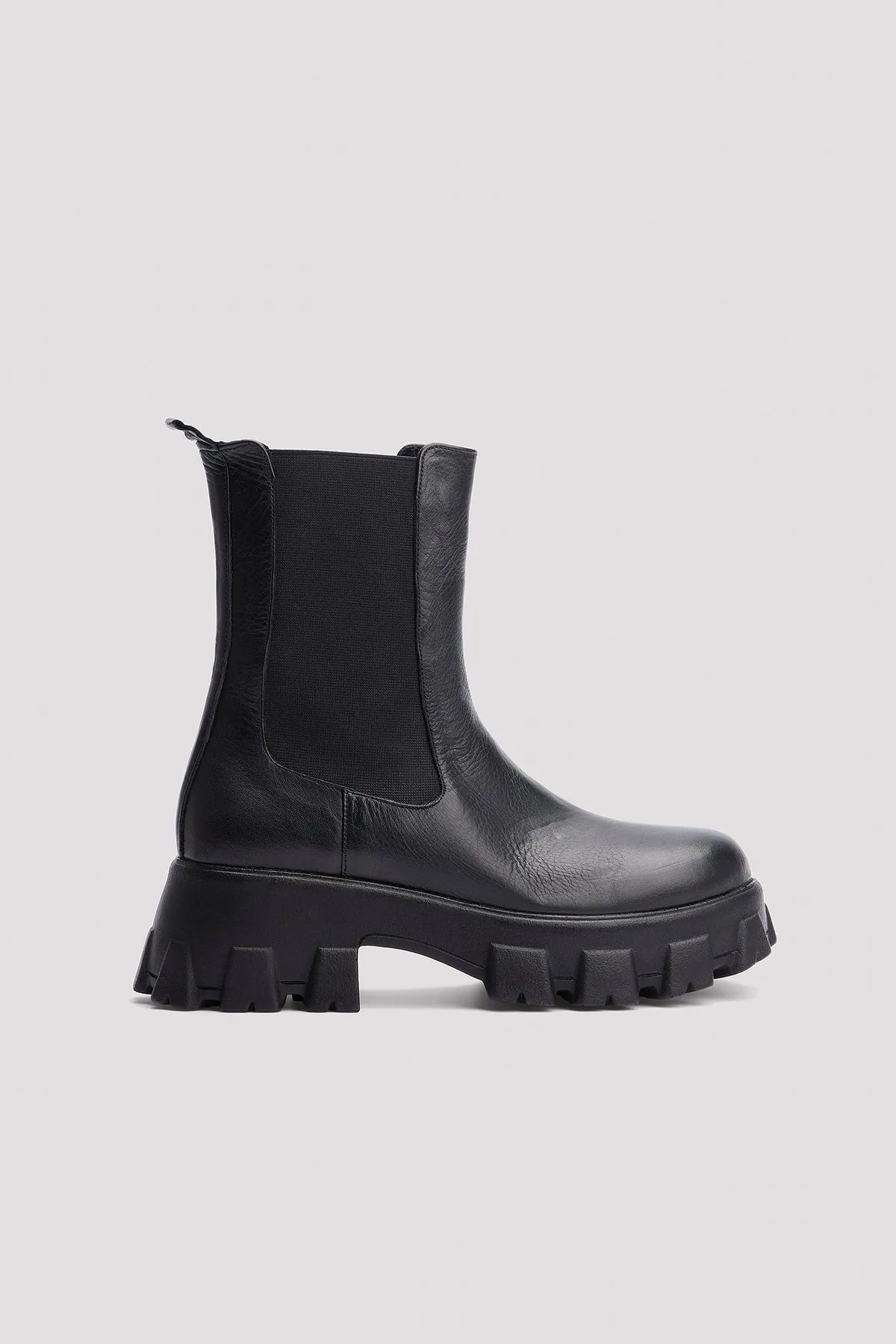 NA-KD  Lederstiefel mit Profilsohle