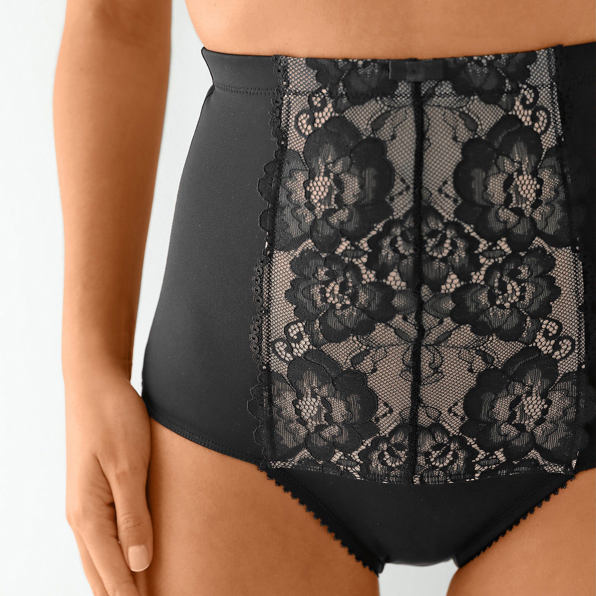 Gaine serre-taille dentelle amincissante
