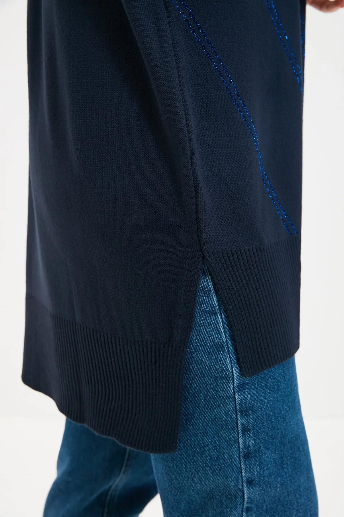Trendyol Modest  Marineblauer glitzernder langer Strickpullover TCTAW22AK0129