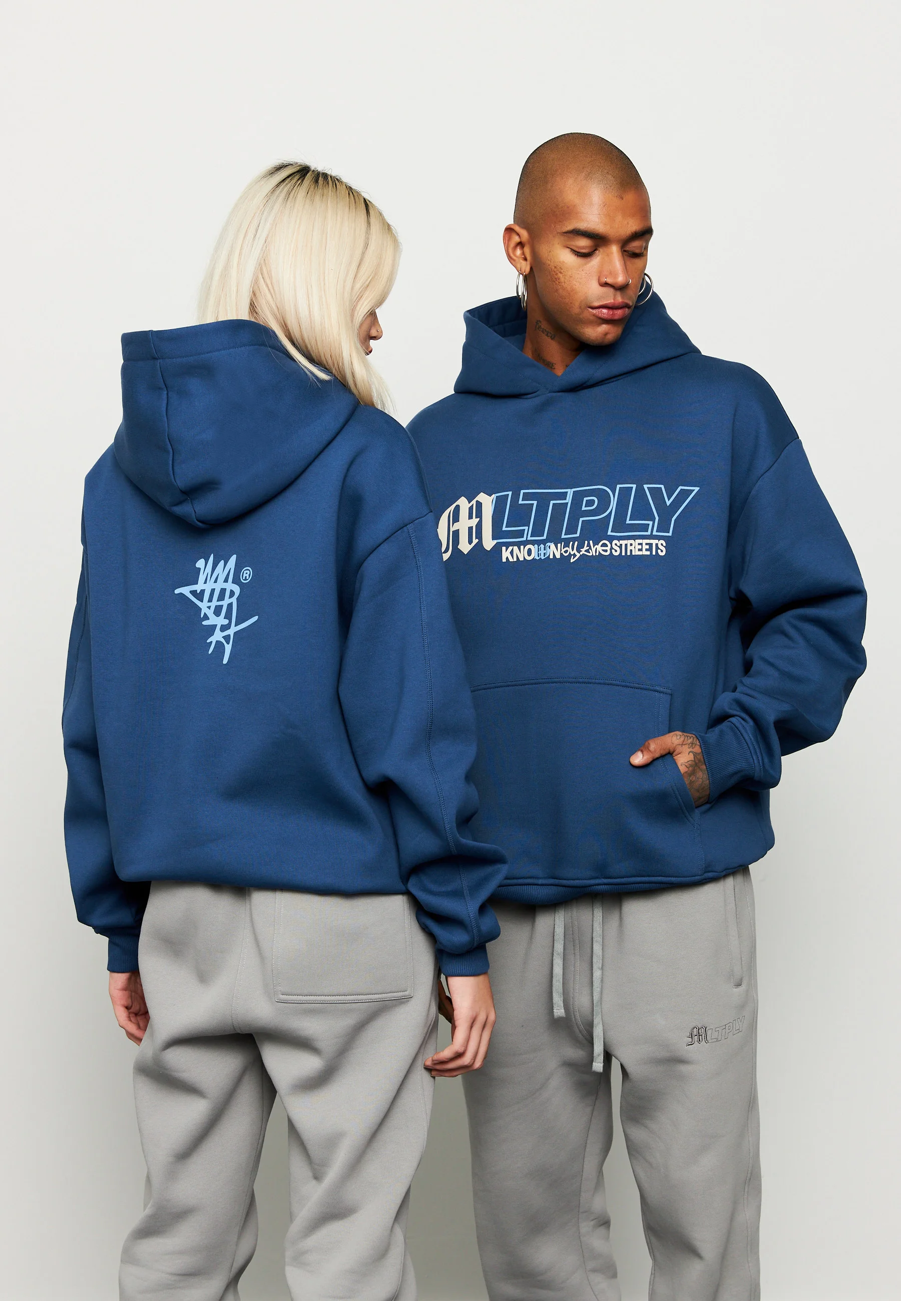 Sudadera con capucha WITNESS de Multiply Apparel