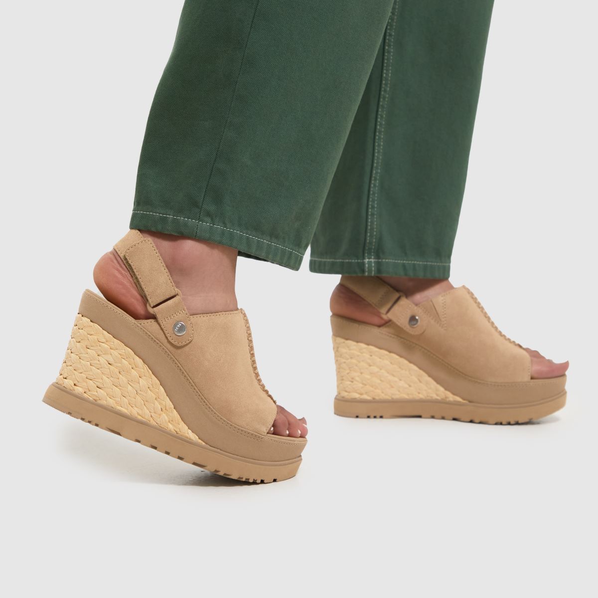 UGG – Abbot – Sandfärgade höga klackar med kilklack