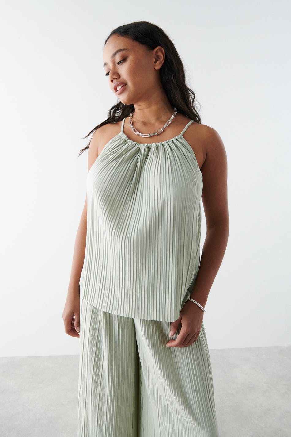 Tamara singlet