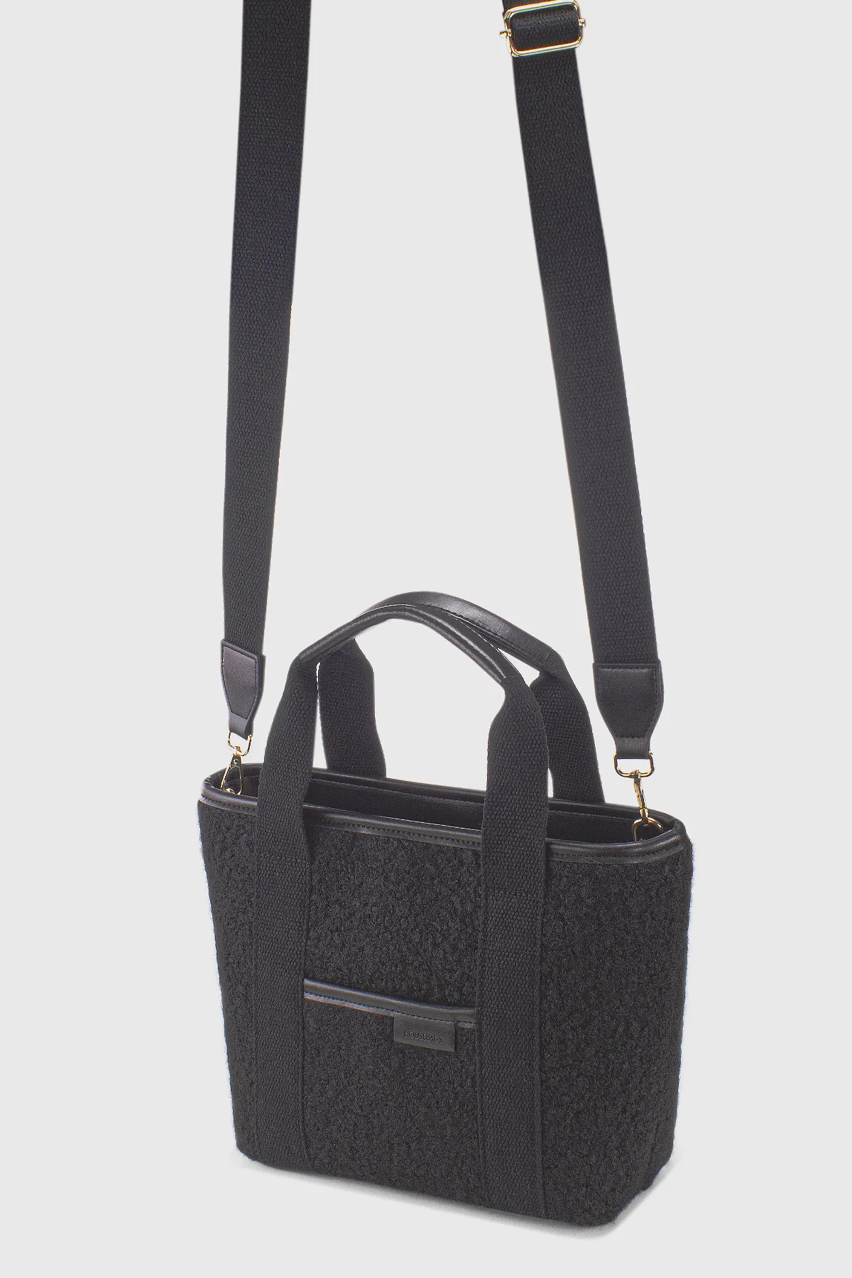 Housebags  Schwarze Canvas-Tasche 246 aus Kunstpelz mit zwei Griffen für Damen