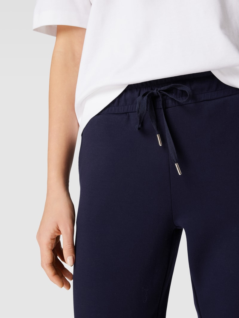 Sweatpants mit Paspeltaschen am Gesäß in dunkelblau