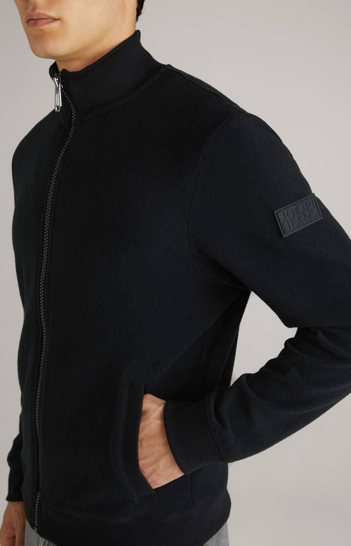 Strickjacke Amelios in Schwarz