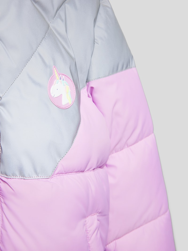 Steppjacke mit Motiv-Patch in flieder