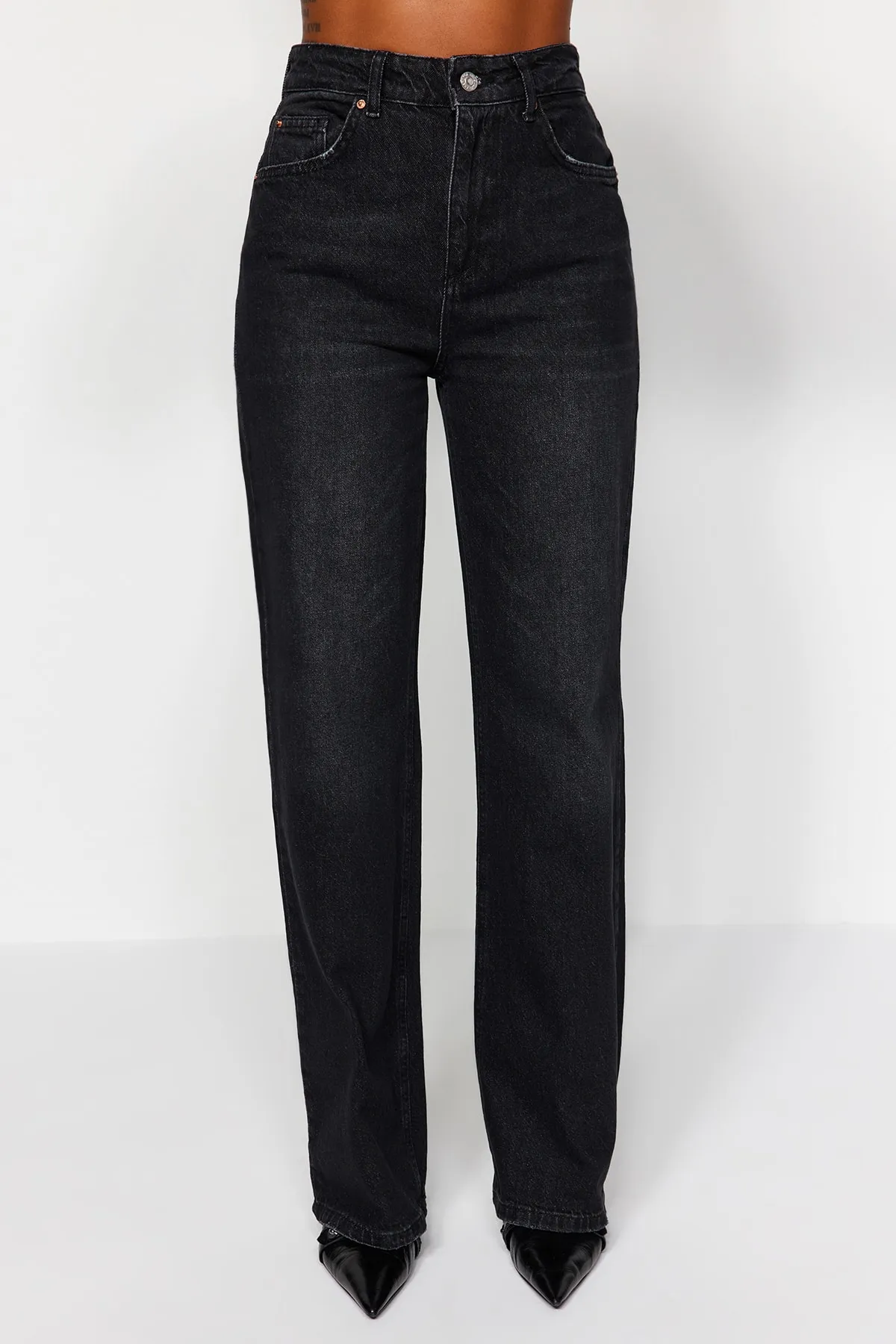 Trendyol Collection  Schwarze Jeans mit hoher Taille und weitem Bein TWOAW24JE00073