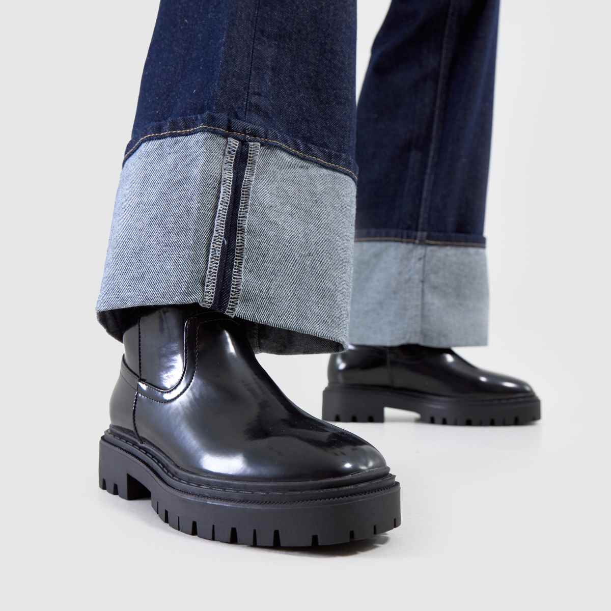 Schuh Alana – Svarta stövlar med dragkedja