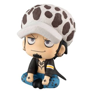One Piece Look Up PVC Statue - Trafalgar Law