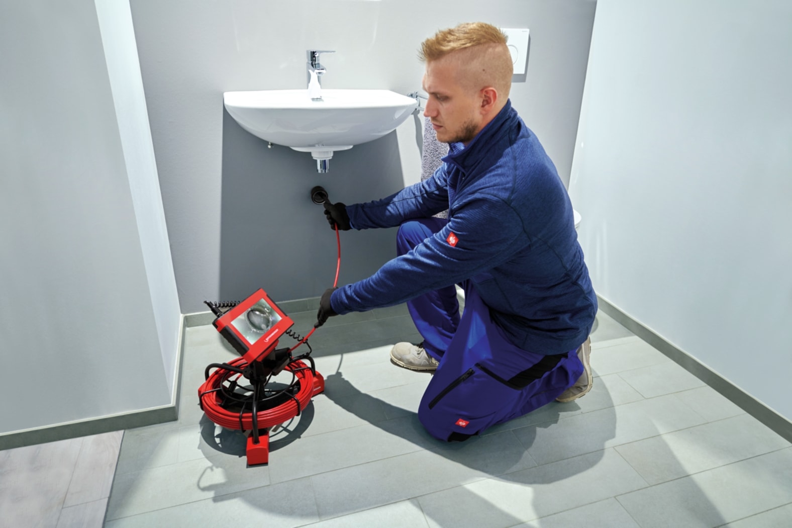 Rothenberger 1000005076 ROCAM MINI HD en Modulis 20/16 HD – CAS tikrinimo kamerų rinkinys 16 m laidas 1x 2.0Ah 18V en įkroviklis
