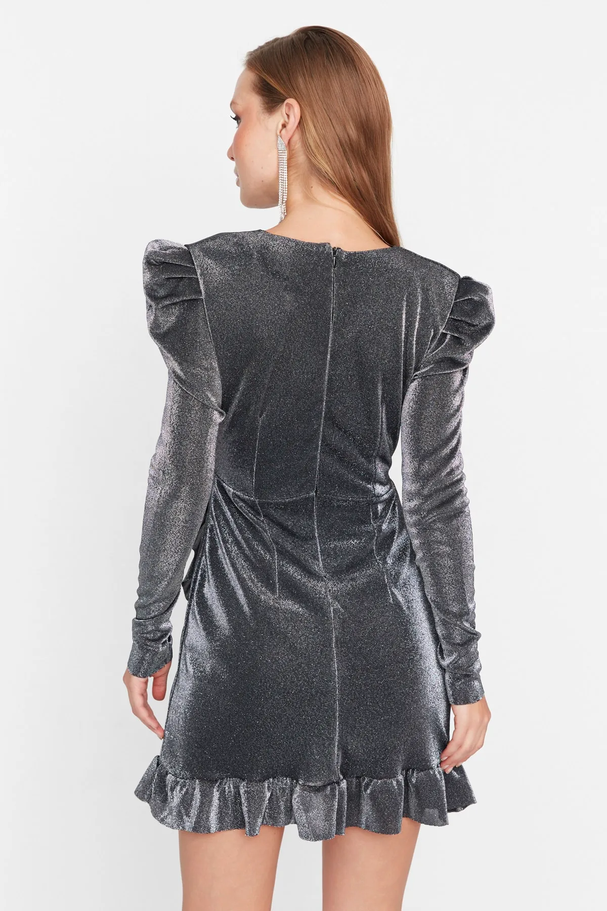 Trendyol Collection  Elegantes Abendkleid mit silbernem Volant-Detail TPRAW20EL0637