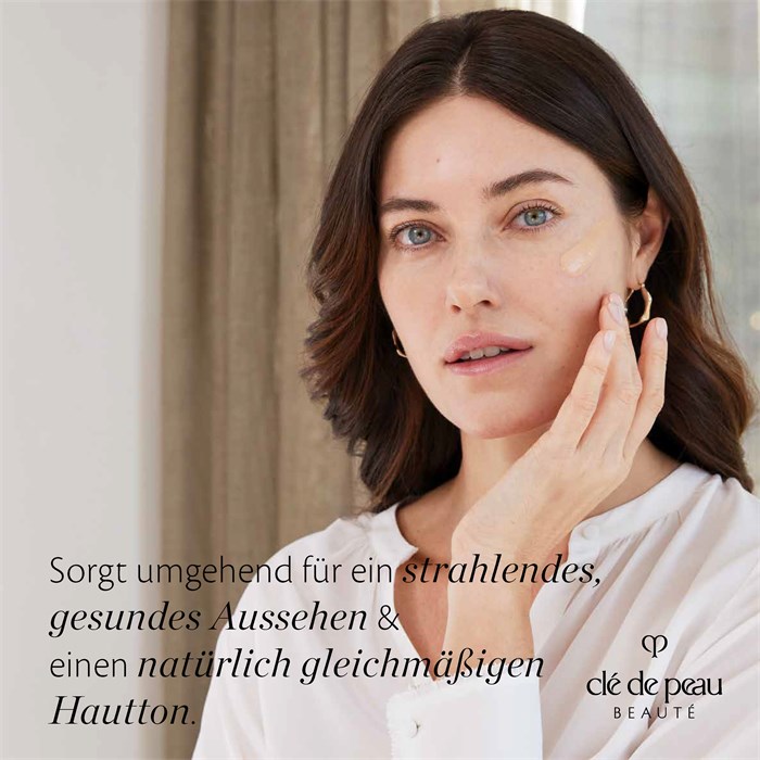Radiant Fluid Foundation Natural