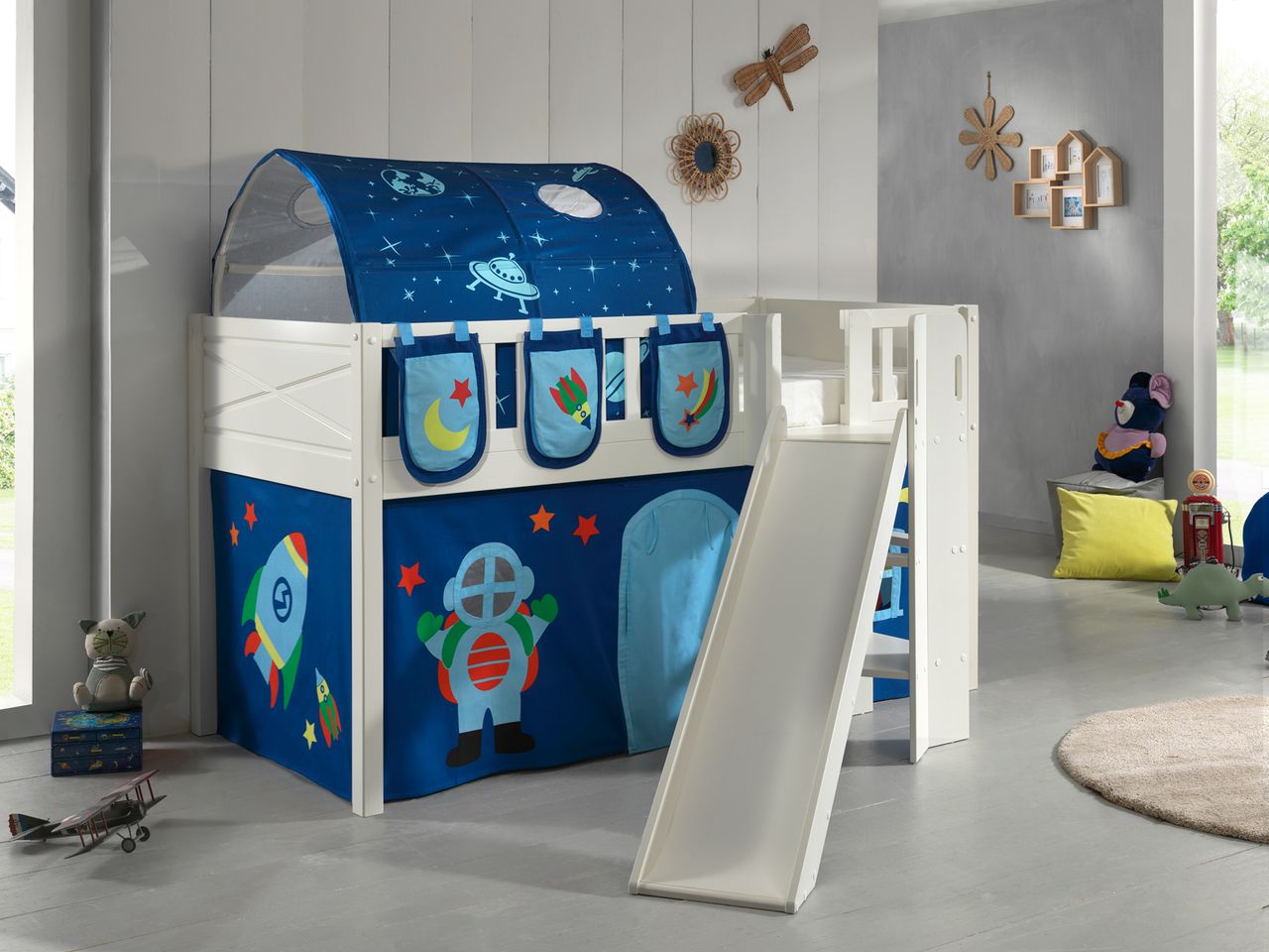 VIPACK Spielbett SCOTT, LF 90 x 200 cm, mit Rolllattenrost, Rutsche, Leiter und Textilset Vorhang, Tunnel und 3 Taschen 