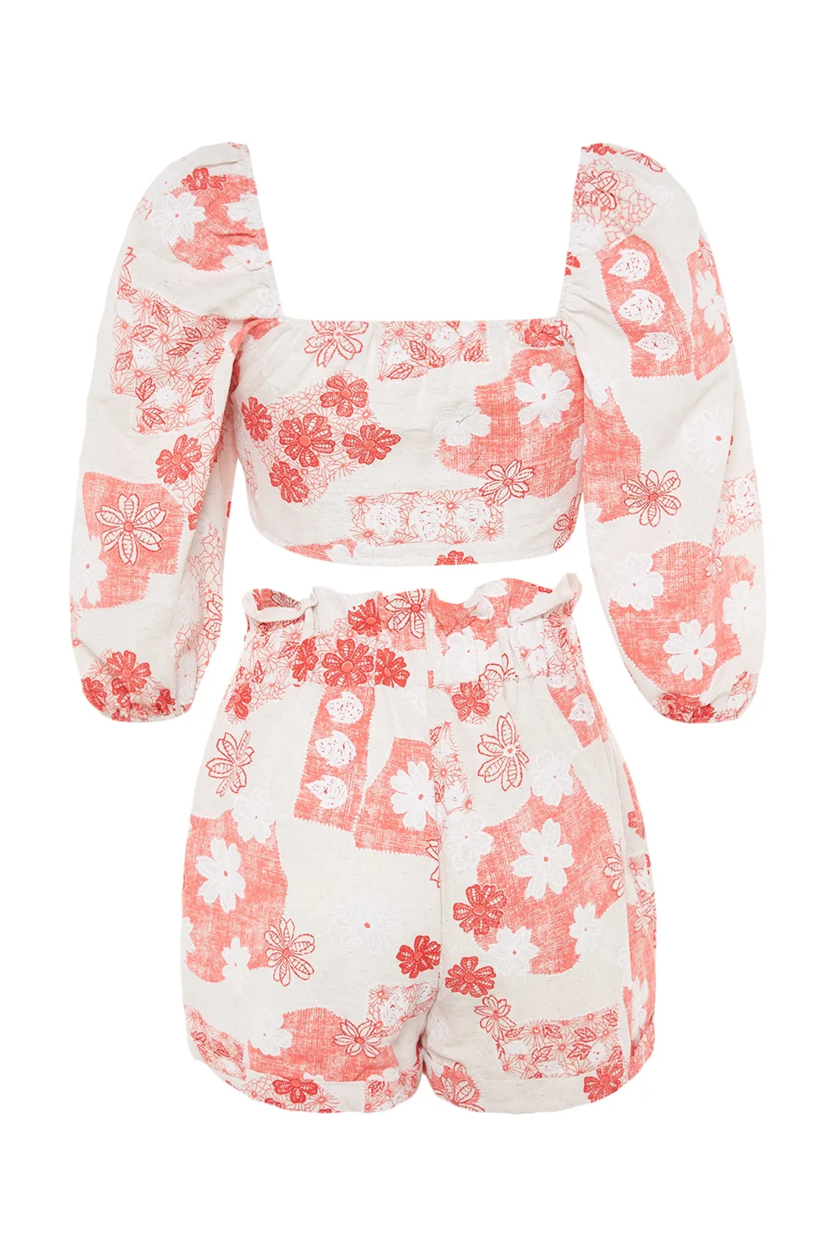 Trendyol Collection  Gewebtes Set mit Bluse und Shorts mit Blumenmuster und Bindeband TBESS23AU00004