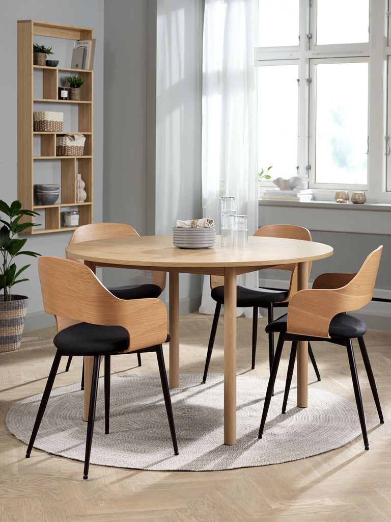 ALSTED HVIDOVRE ALSTED Ø120 oak table 4 HVIDOVRE oak chairs