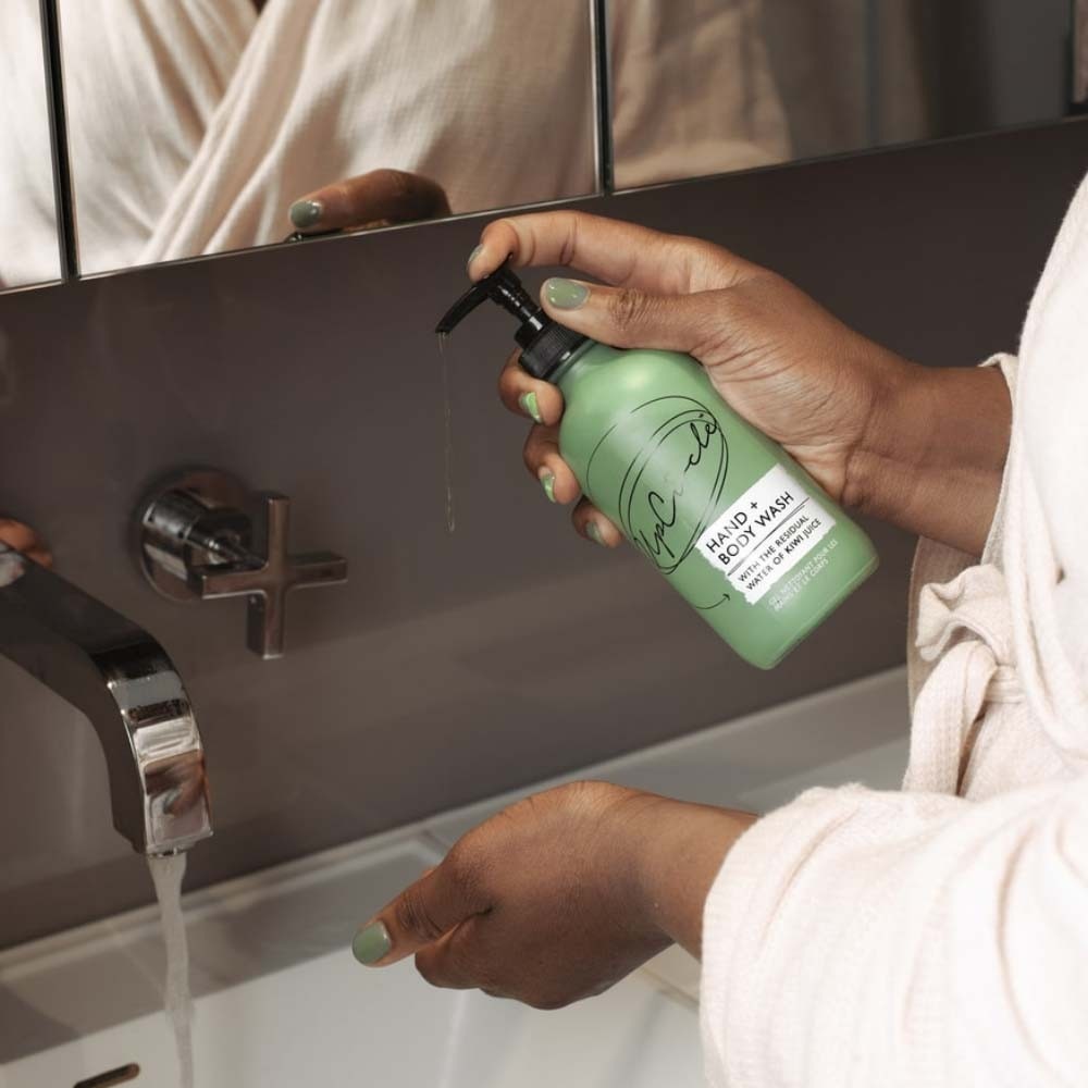 UpCircle Hand- und Körperwaschgel mit Kiwi-Wasser