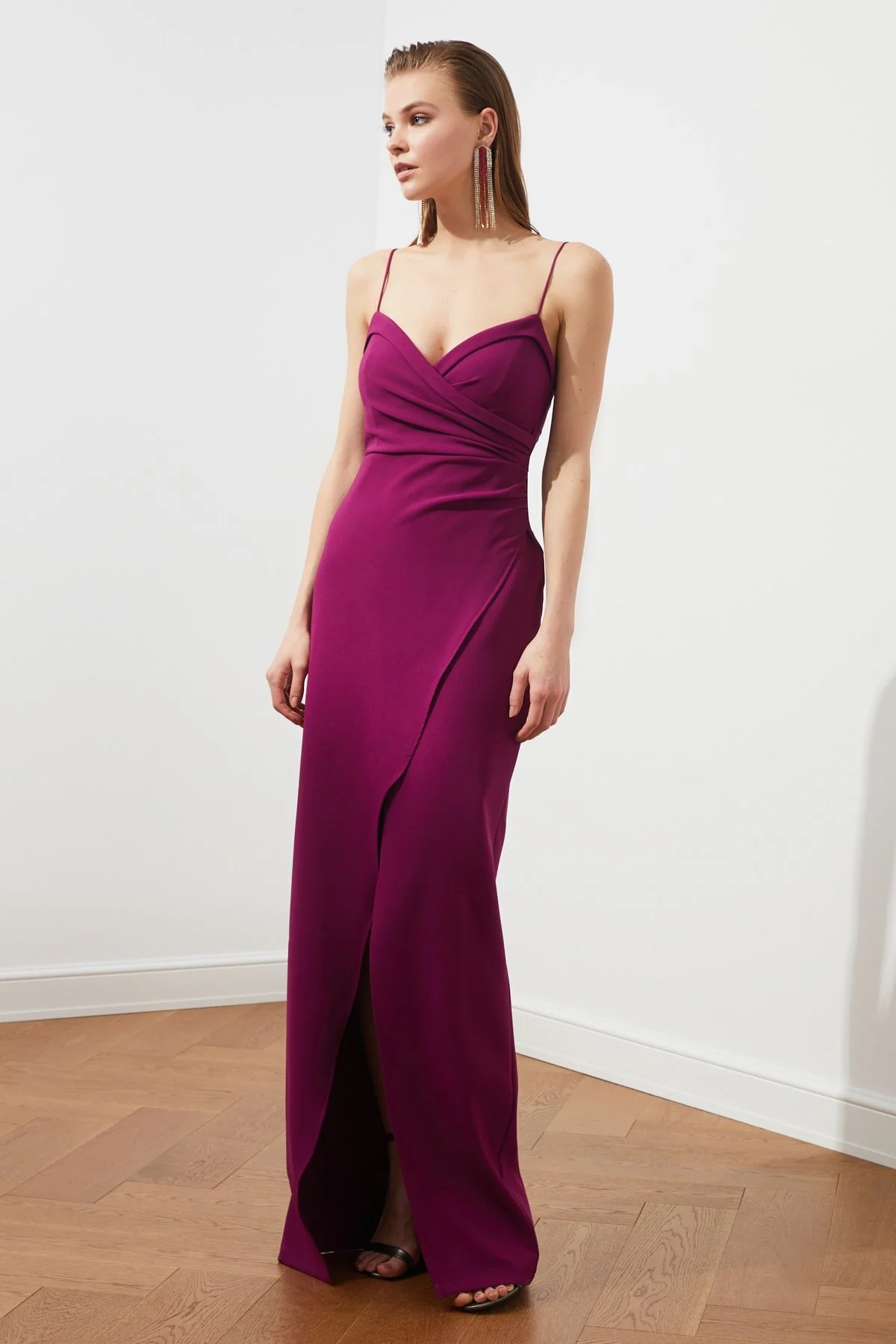 Trendyol Collection  Pflaumenfarbenes, langes Abendkleid mit Kragendetail TPRSS21AE0045