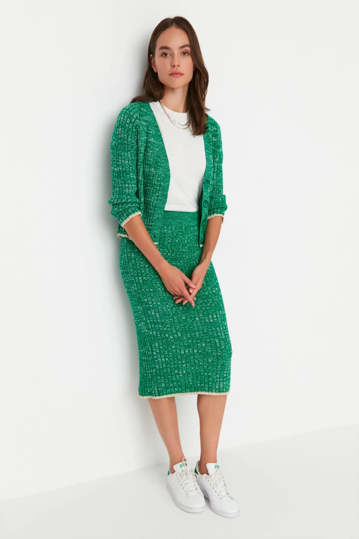 Trendyol Collection  Grünes Strickoberteil und -unterteil mit Farbverlauf-Muster TWOAW23AU00192