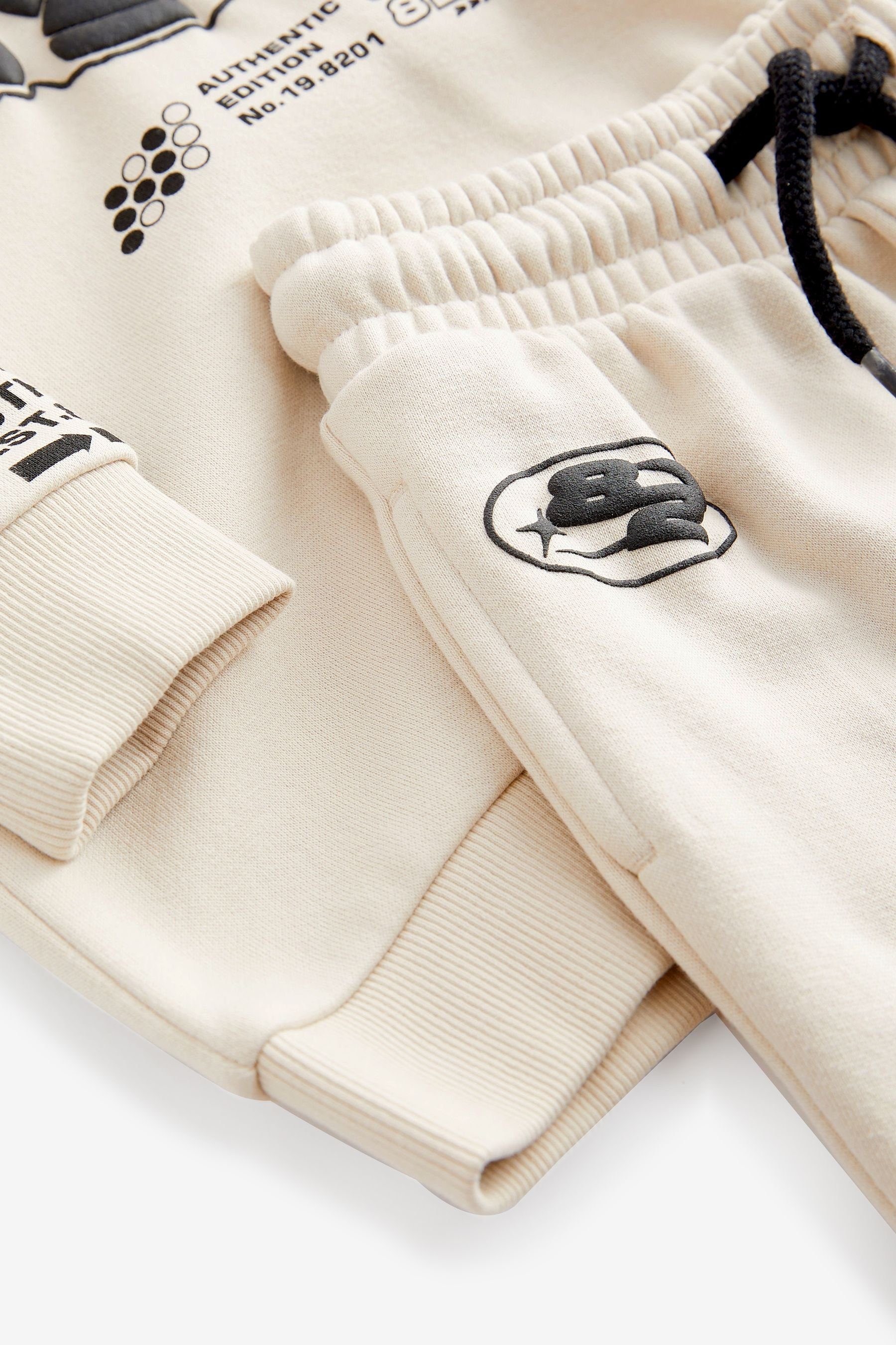 Next Sweatanzug Hoodie mit Motiv und Jogginghose im Set (2-tlg)