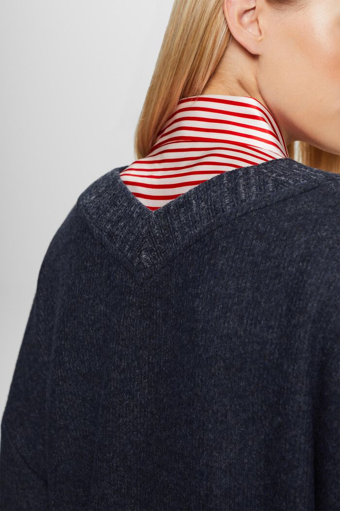 V-Ausschnitt-Pullover aus gebürstetem Strick