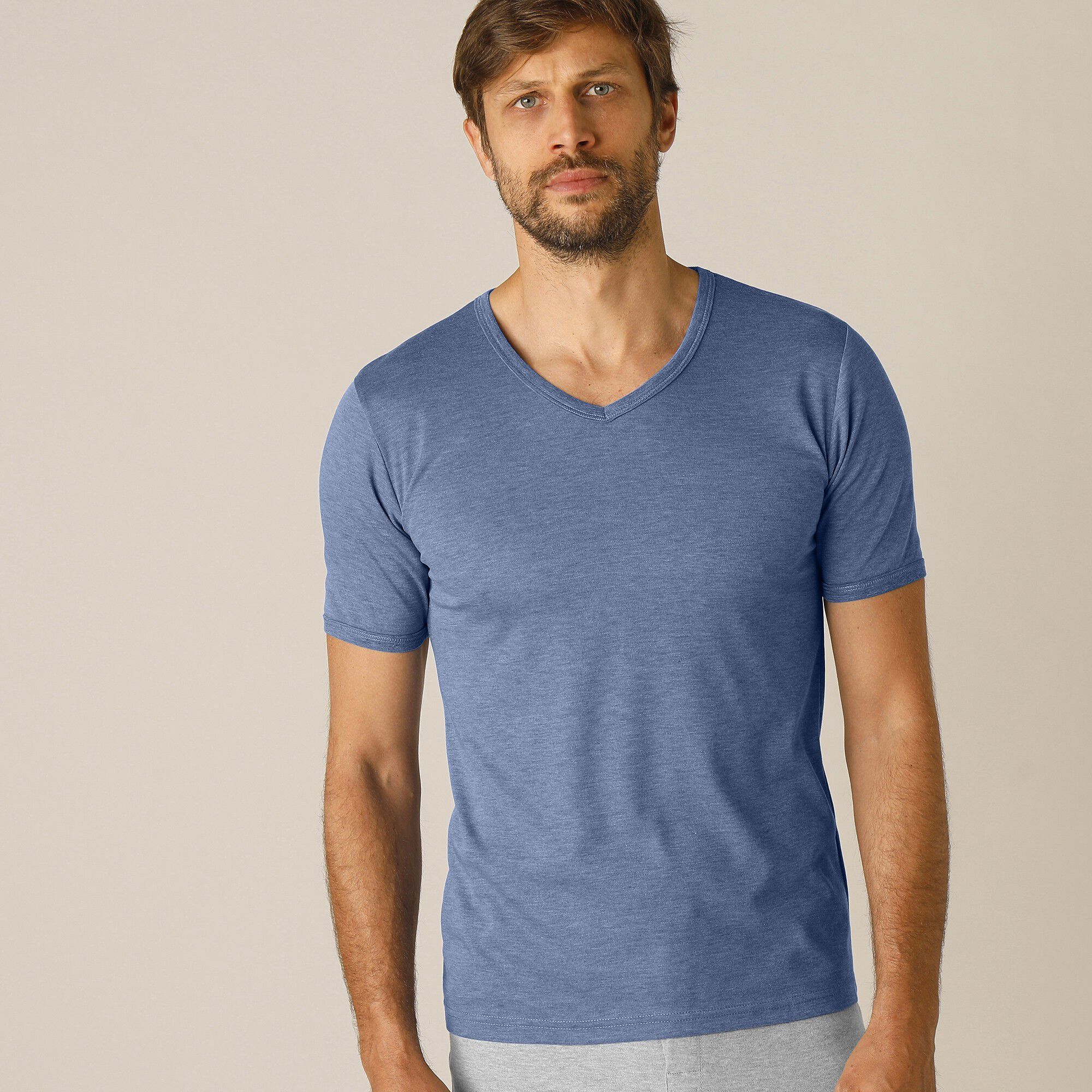 Tee-shirt sous-vêtement homme col V manches courtes polyester